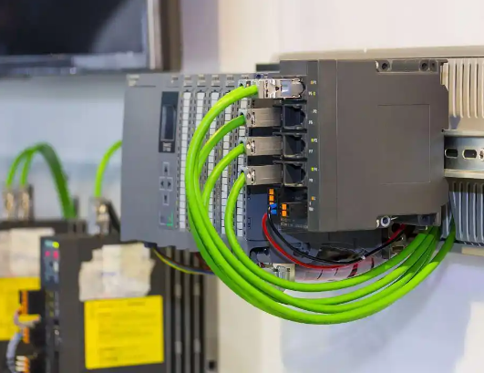 直流电源屏在电力、石化行业为何如此重要