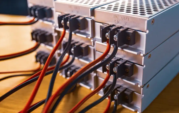 机房ups电池是否要求独立存放