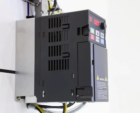 ups不能与机柜放一起的规范